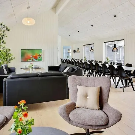 Eskilstrup Sleeps 30 Pool Wifi Holiday home