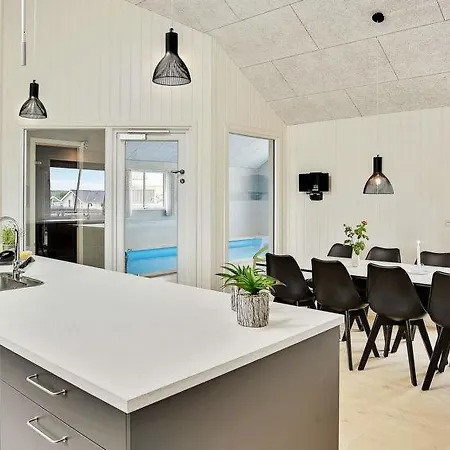 Eskilstrup Sleeps 30 Pool Wifi *