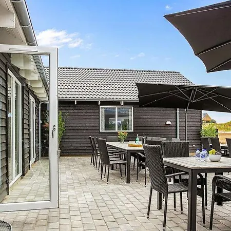 Eskilstrup Sleeps 30 Pool Wifi Holiday home *